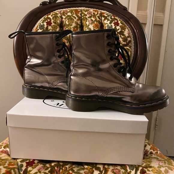 Monochrome Doc Marten boots - Picture 3 of 4